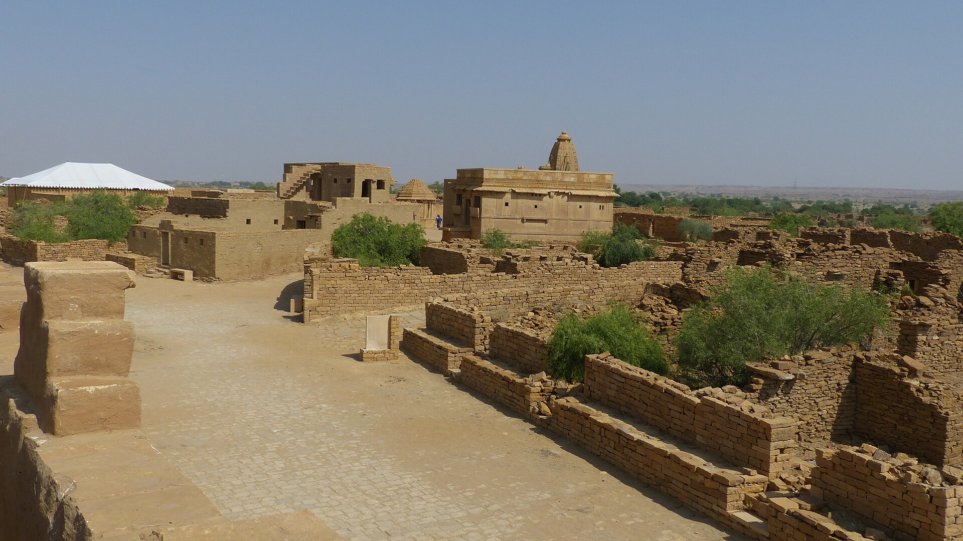 Kuldhara,_an_abandoned_village_(30738705327)