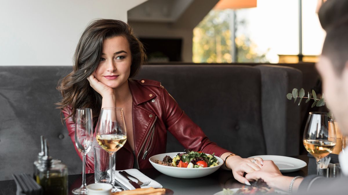 Going On A First Date? 5 Safety Tips To Follow