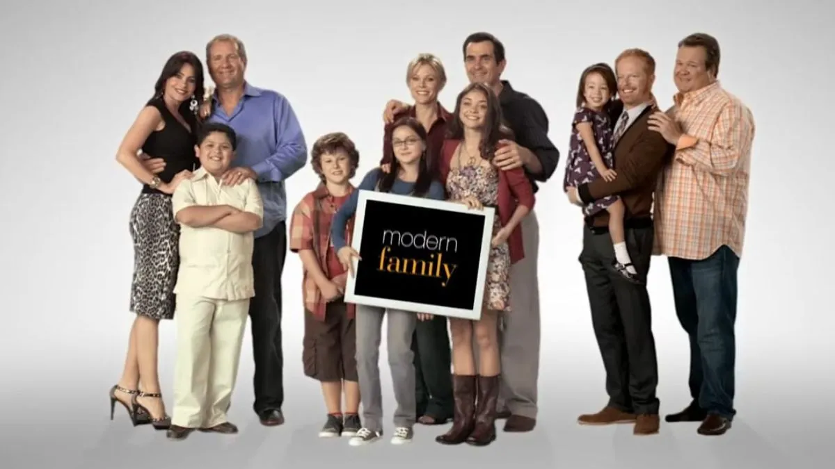 from modern family to friends best wholesome sitcoms you should add to your watchlist