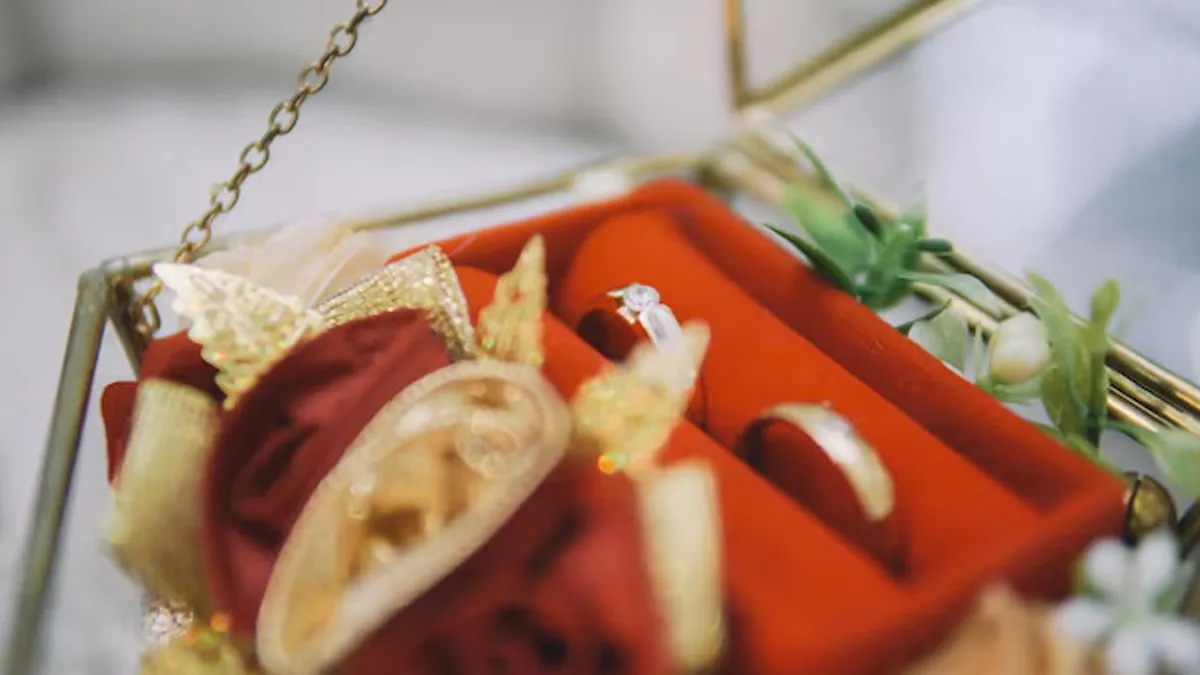 DIY Engagement Ring Tray Decoration Ideas