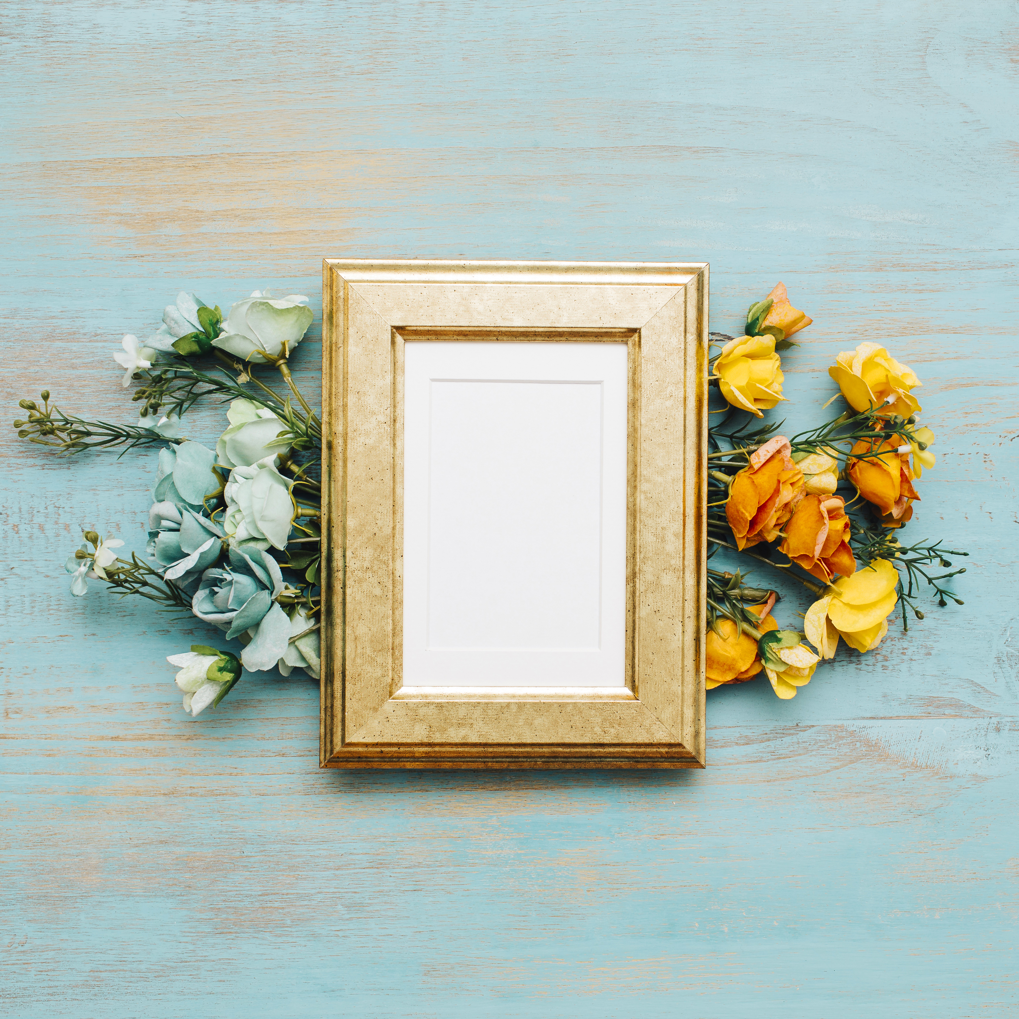 nice-flowers-with-vintage-frame