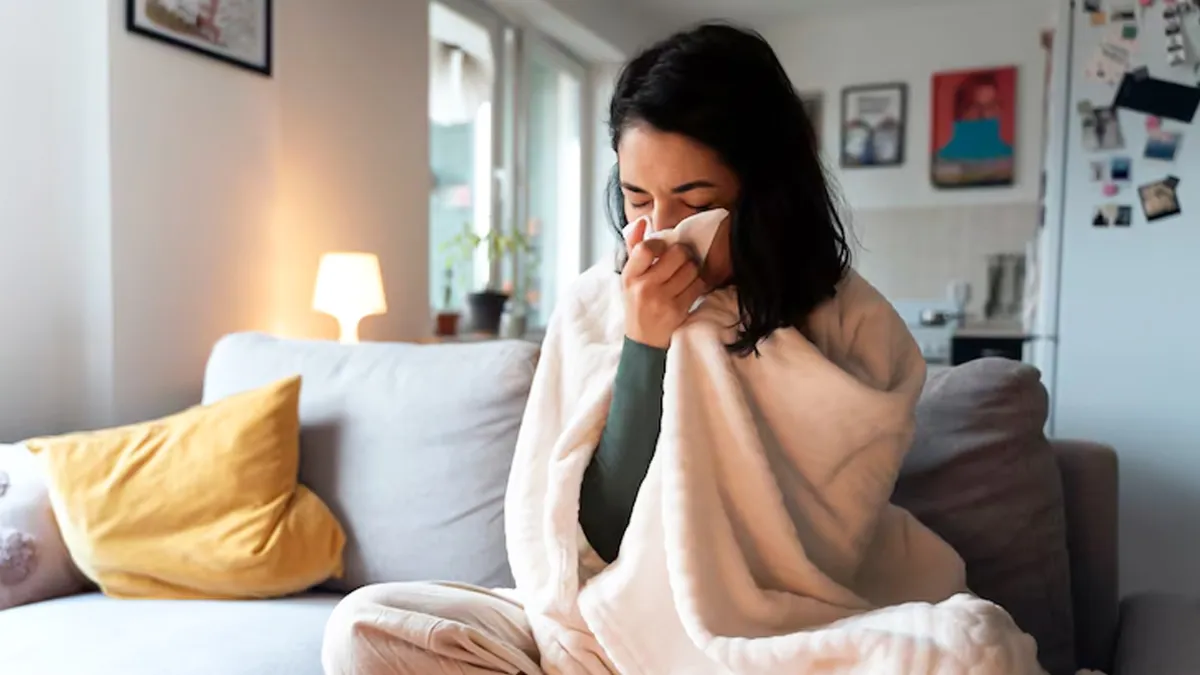 difference between seasonal fever flu or covid 19