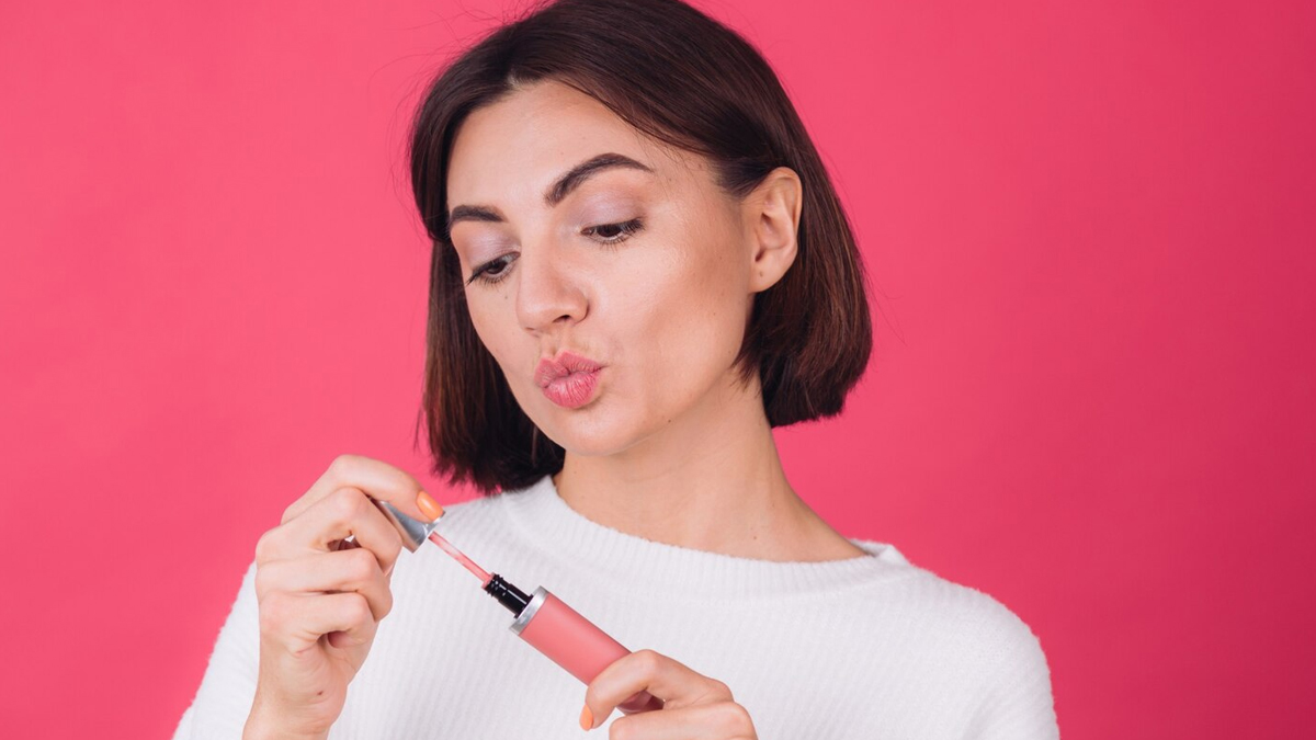 Top 7 Lip Glosses For Shine And Plump Lips