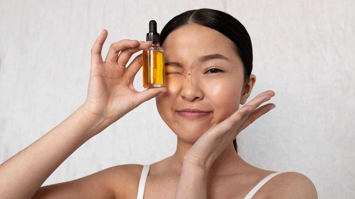 5 Tips To Get A Hydrated Base And Prevent Flaky, Dry Makeup In Winters