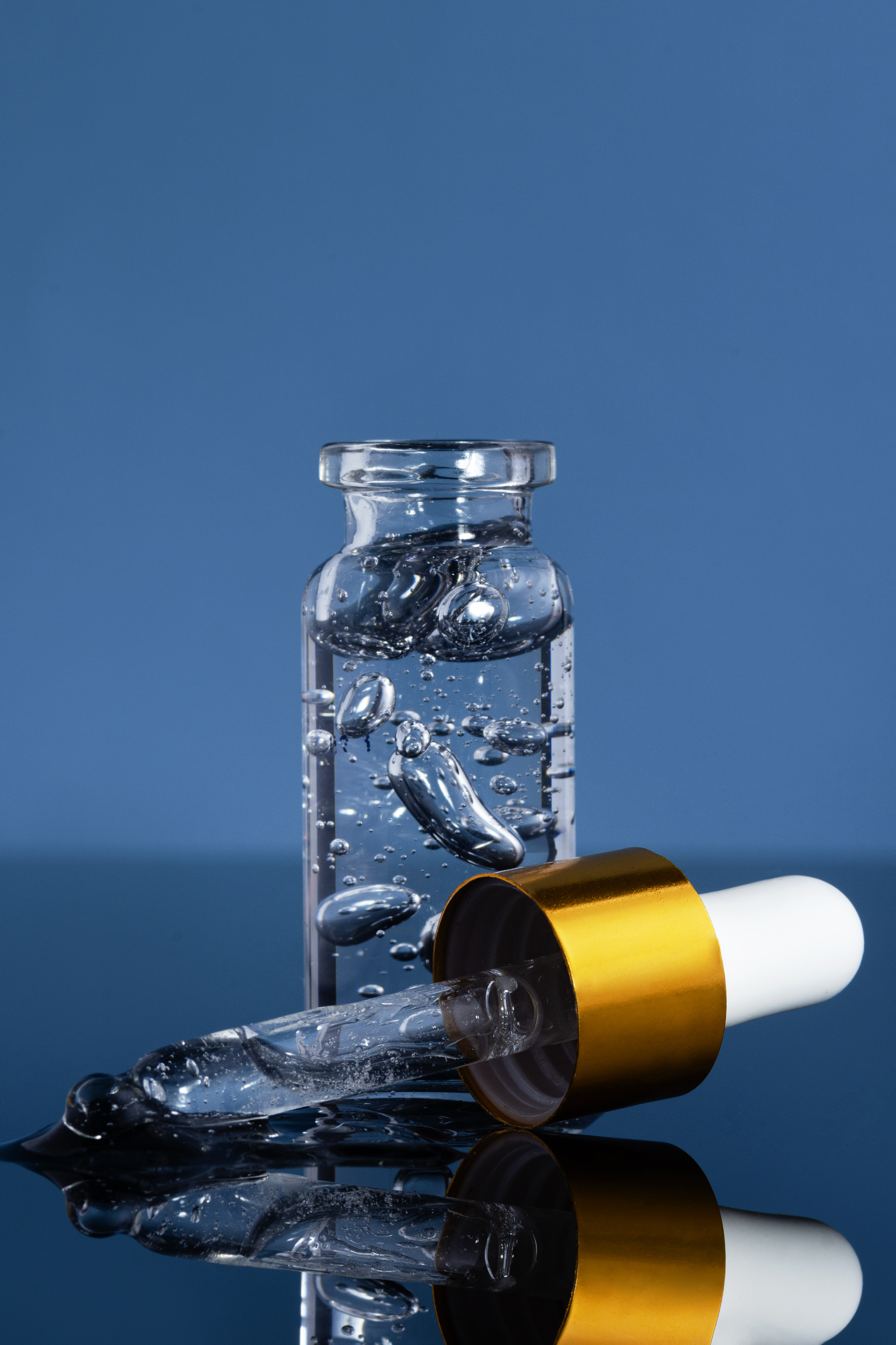 close-up-hyaluronic-acid-tratment