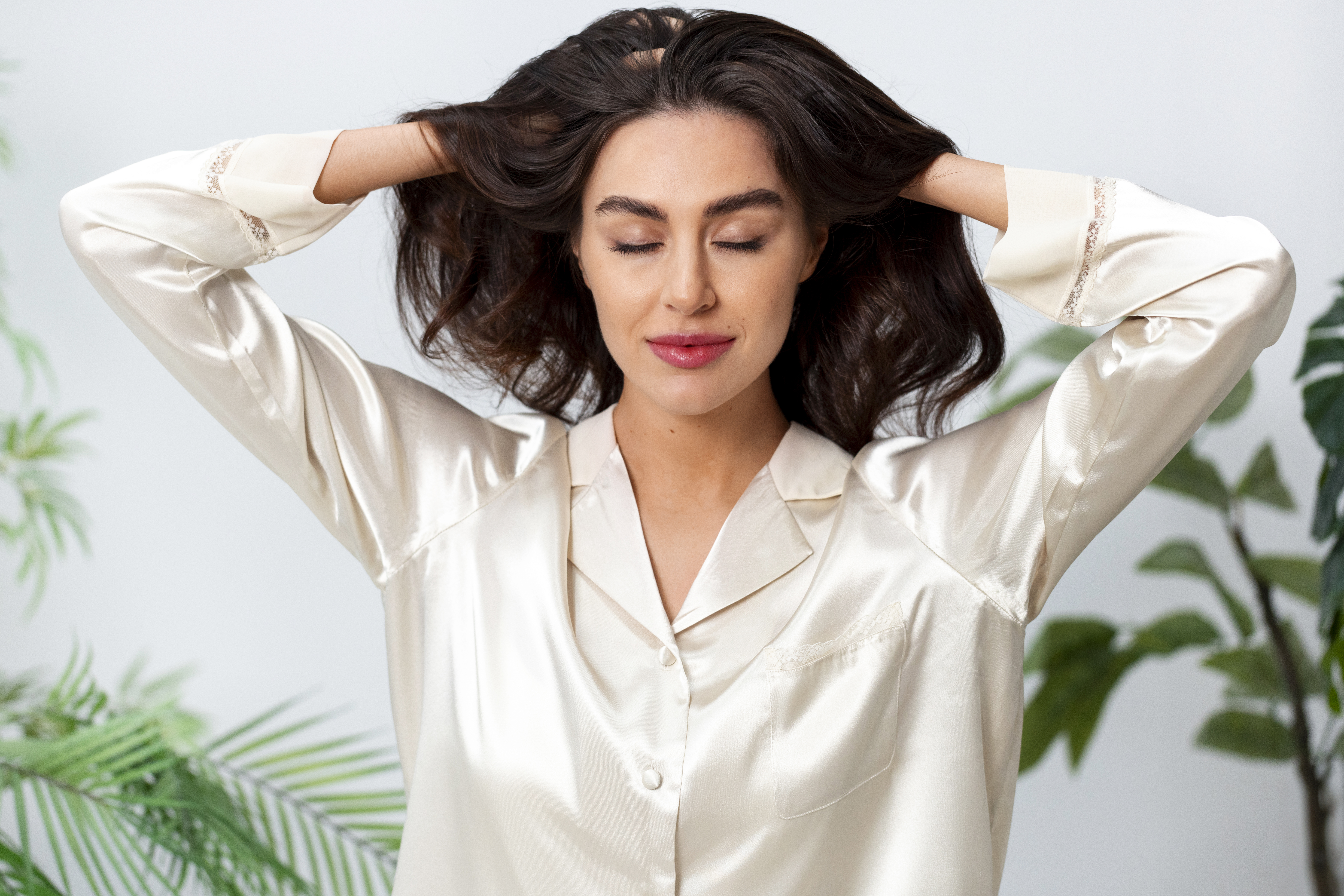 woman-doing-herself-scalp-massage (2)