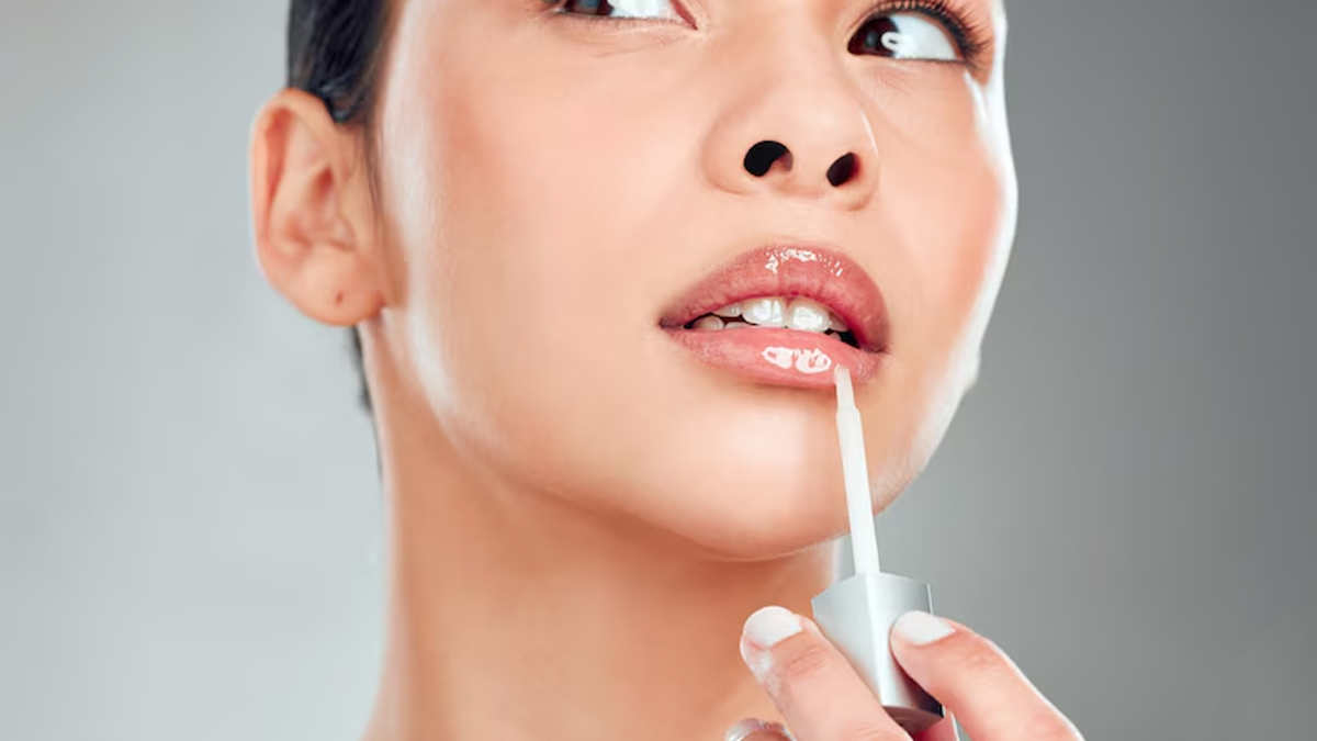 5 Best Lip Oils For Winter To Get Moisturised Lips
