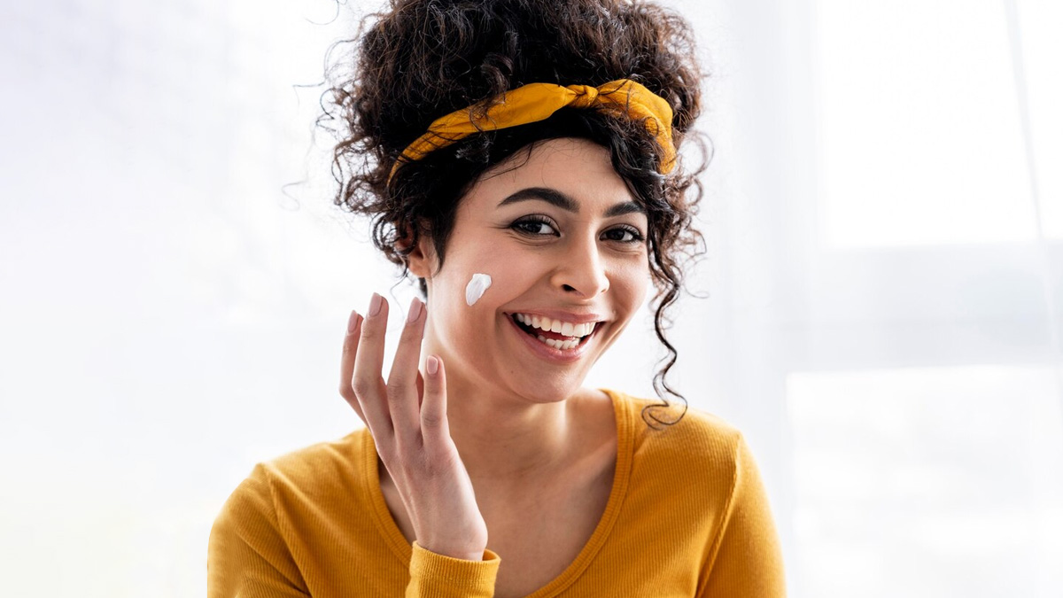 Top 5 Winter Sunscreens With SPF 50+ for Dry Skin: Top Hydrating Picks for Indian Winters