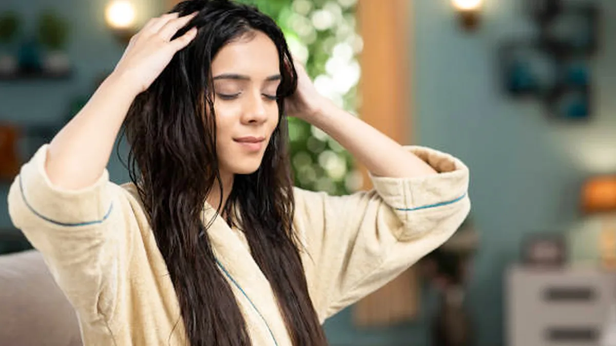 How To Oil Your Hair The Right Way In Winter For Maximum Benefits