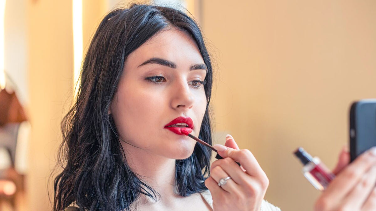 Top 7 Lipsticks For Dry Lips In Winter