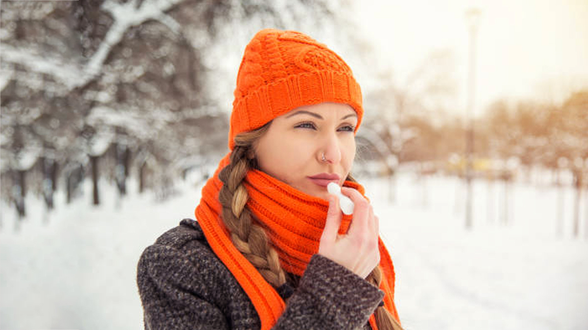 How To Treat Lip Peeling And Burning In Winter