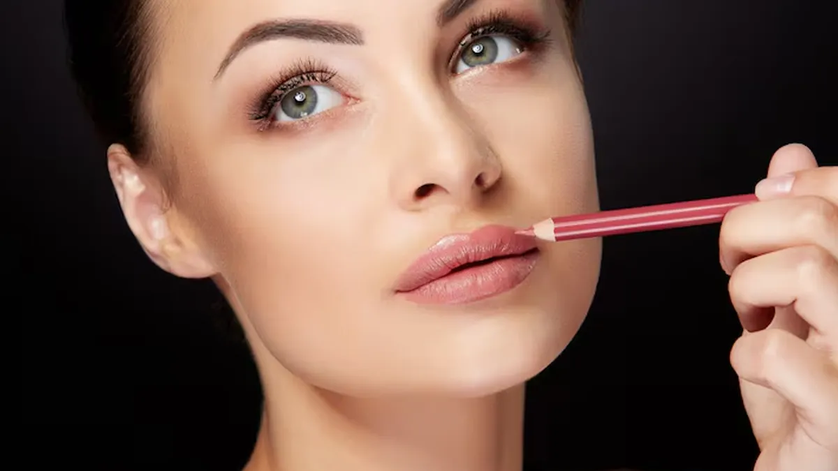 7 Top-Rated Lip Liners In India For Everyday And Party Wear