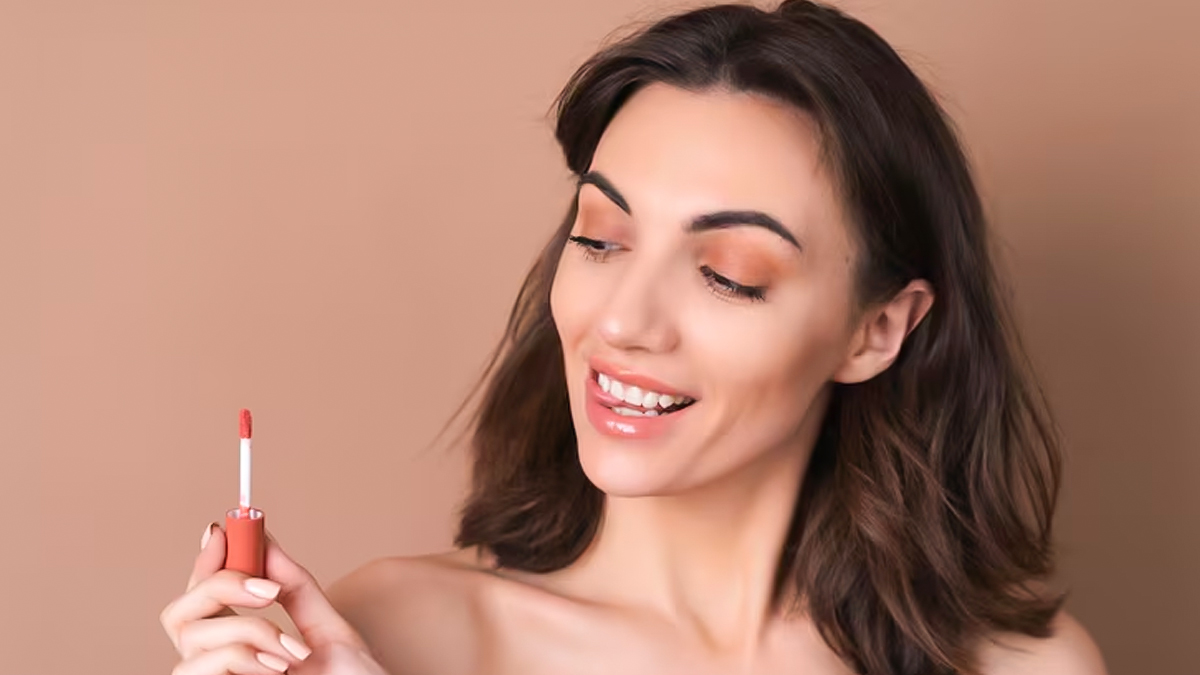 Top 7 Long-Lasting Nude Lipsticks For Valentine’s Day Date Night