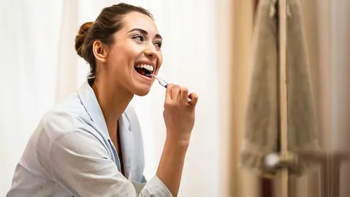 5 Everyday Habits That Are Secretly Weakening Your Teeth