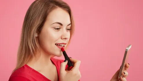 The Lipstick Effect: Does Beauty And Grooming Lead To Unintentional Delay In Oral Cancer? Expert Weighs In