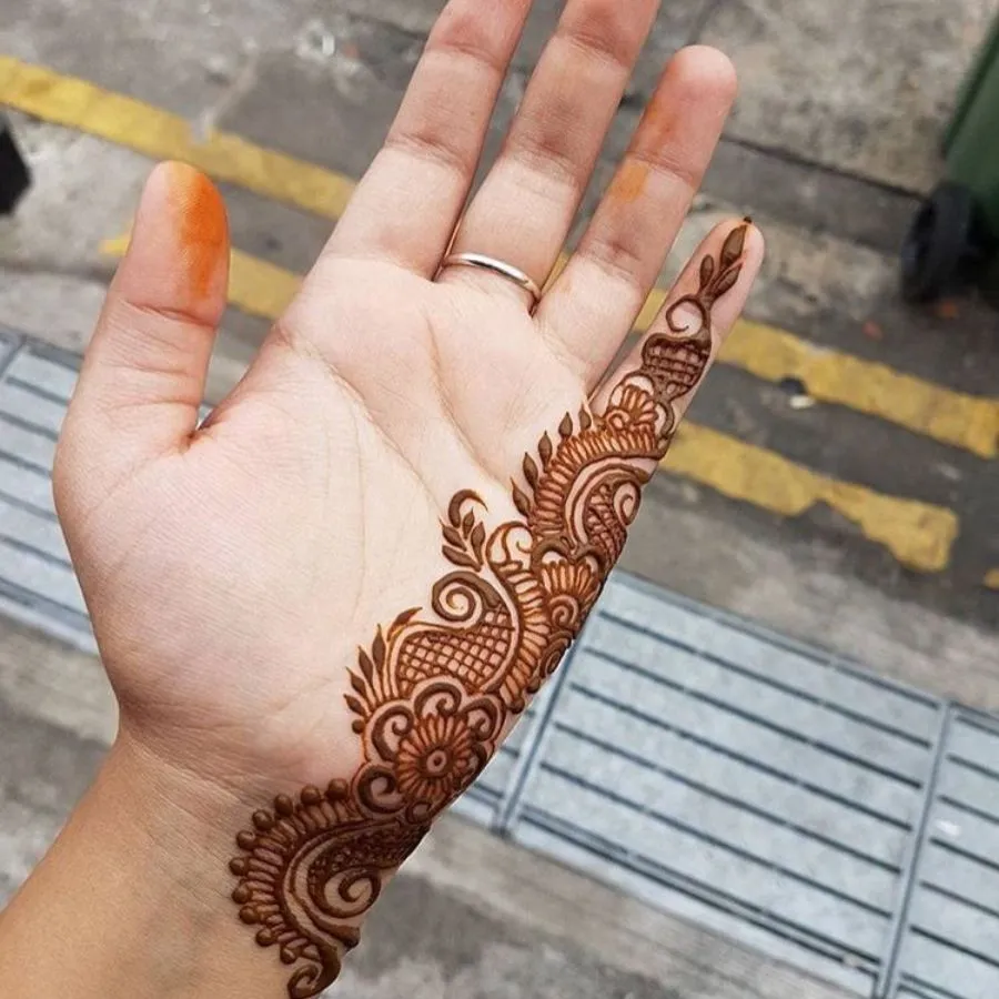one sided mehndi
