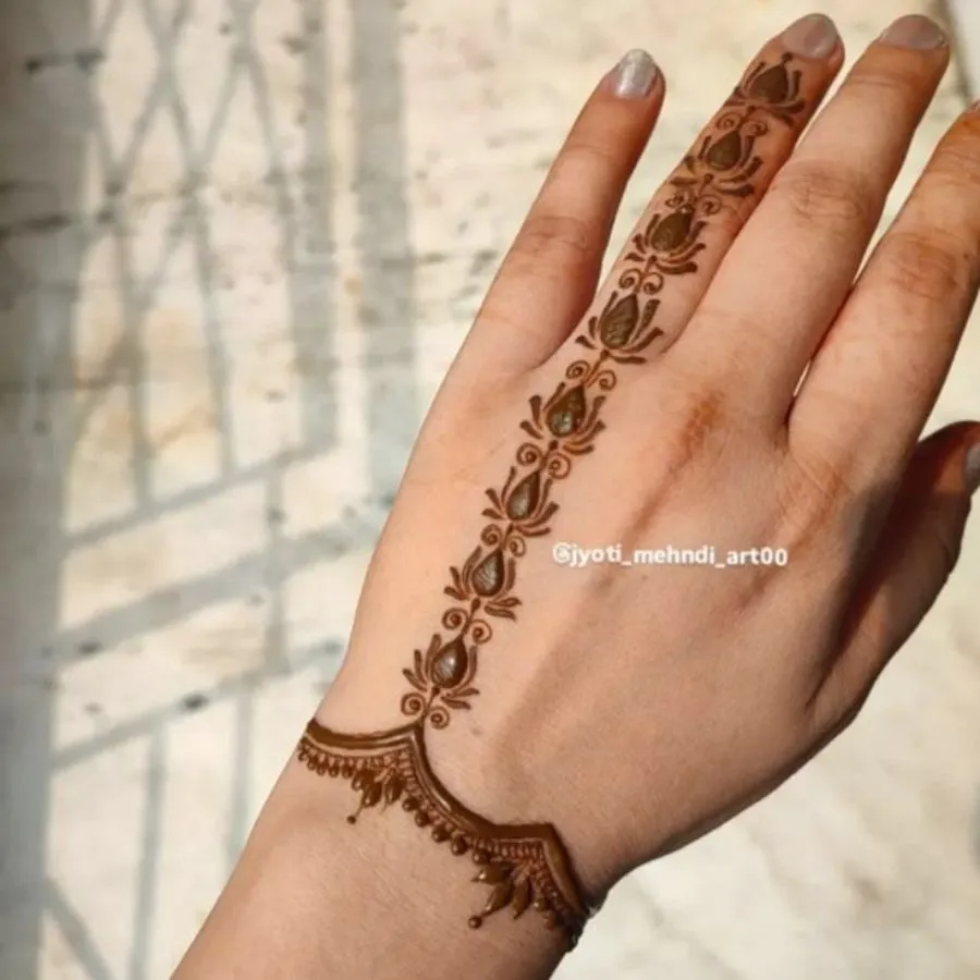 ring finger mehndi