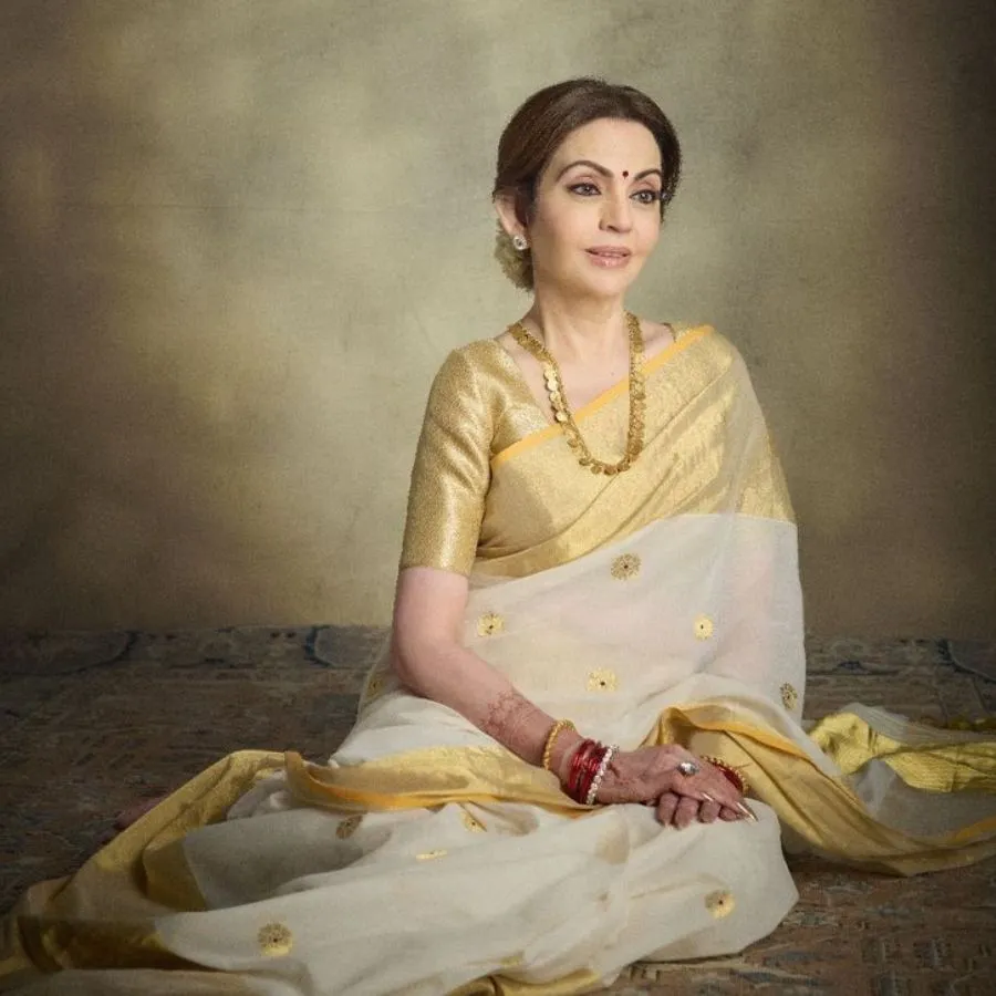 kasavu saree