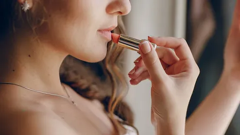 Nude Lipstick vs Brown Lipstick: Which Flatters Indian Skin Tones More?