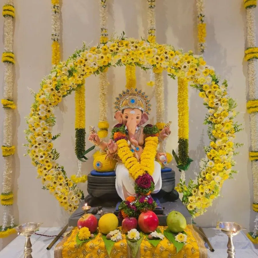 white yellow ganpati mandap