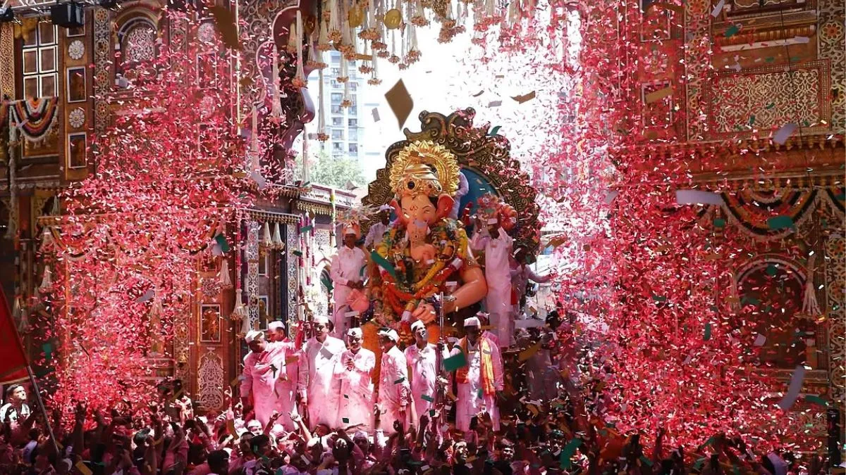 Lalbaugcha Raja Hindustani Masjid Tradition