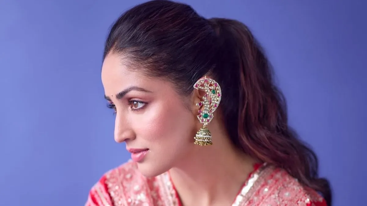 Yami gautam earrings collection