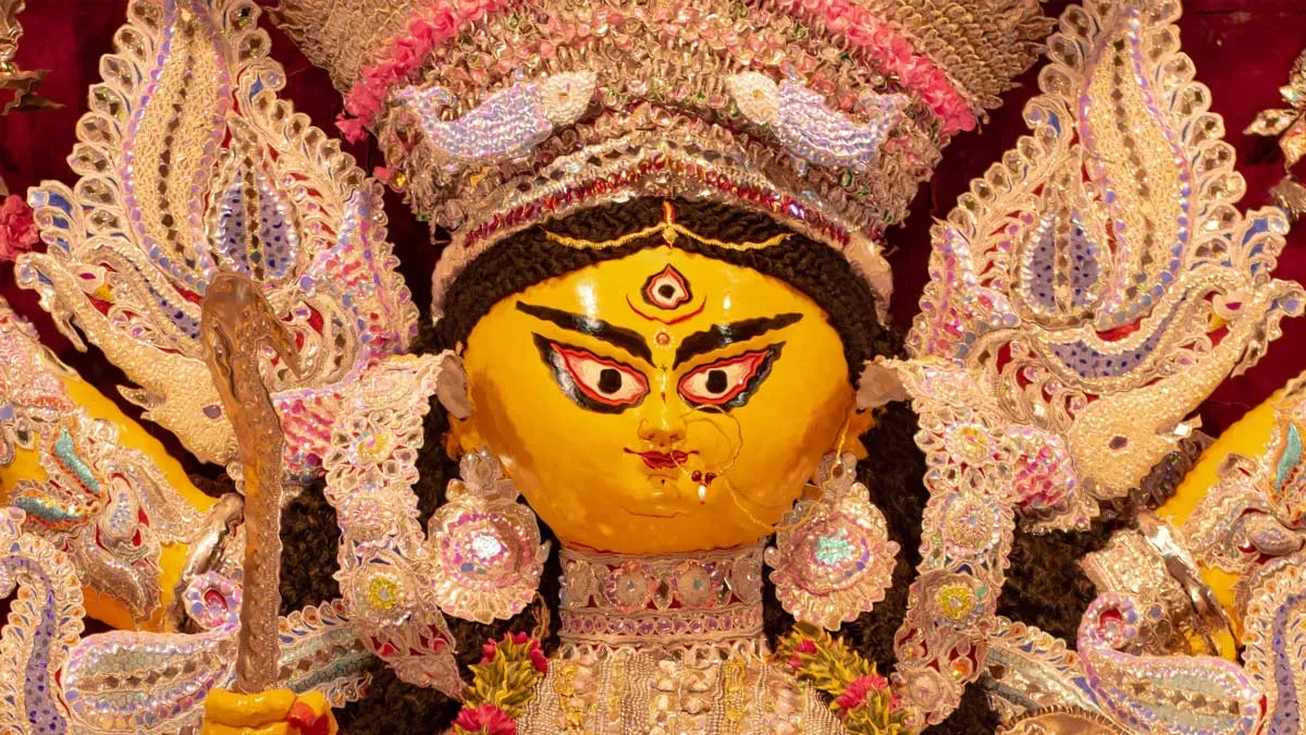 Kolkata Durga Puja Pandals 2026: 7 Traditional Celebrations To Visit With Over 70 Years Of Legacy