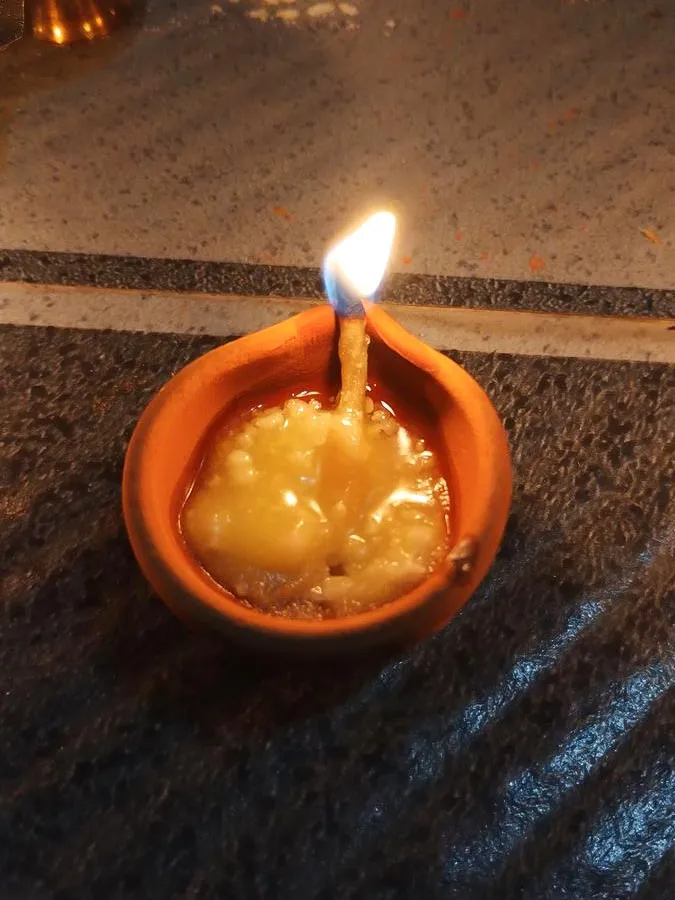 light old diyas