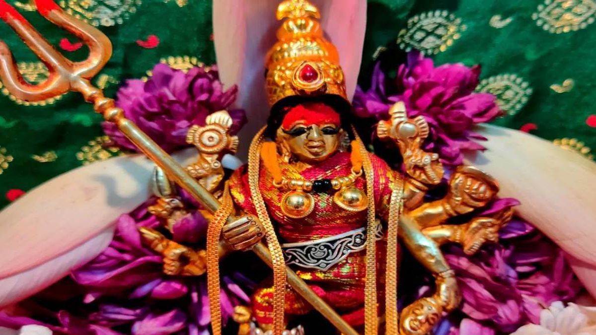 ghar mein murti sthapit karne ka kya matlab hai