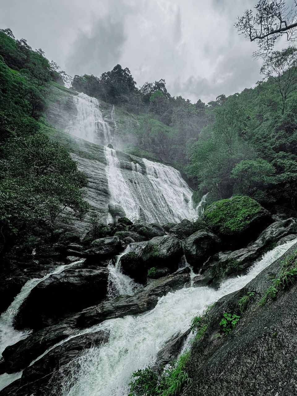 Dhoni Waterfalls