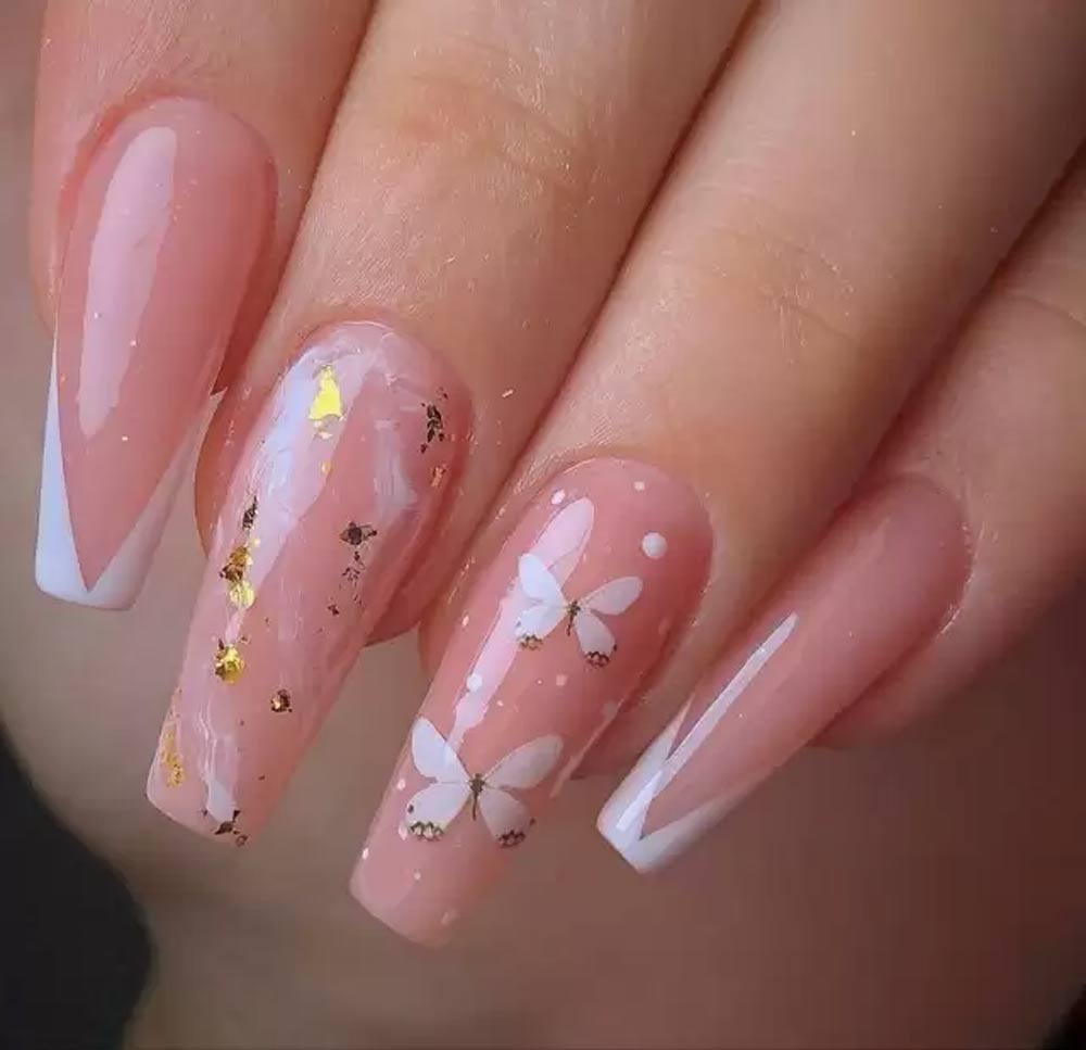 Floral pattern nail art