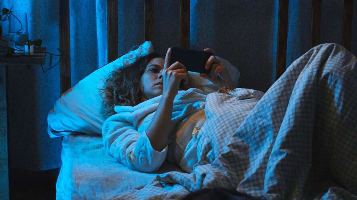 क्या आप भी रात को देर से सोते हैं? हो सकती है यह गंभीर बीमारी does