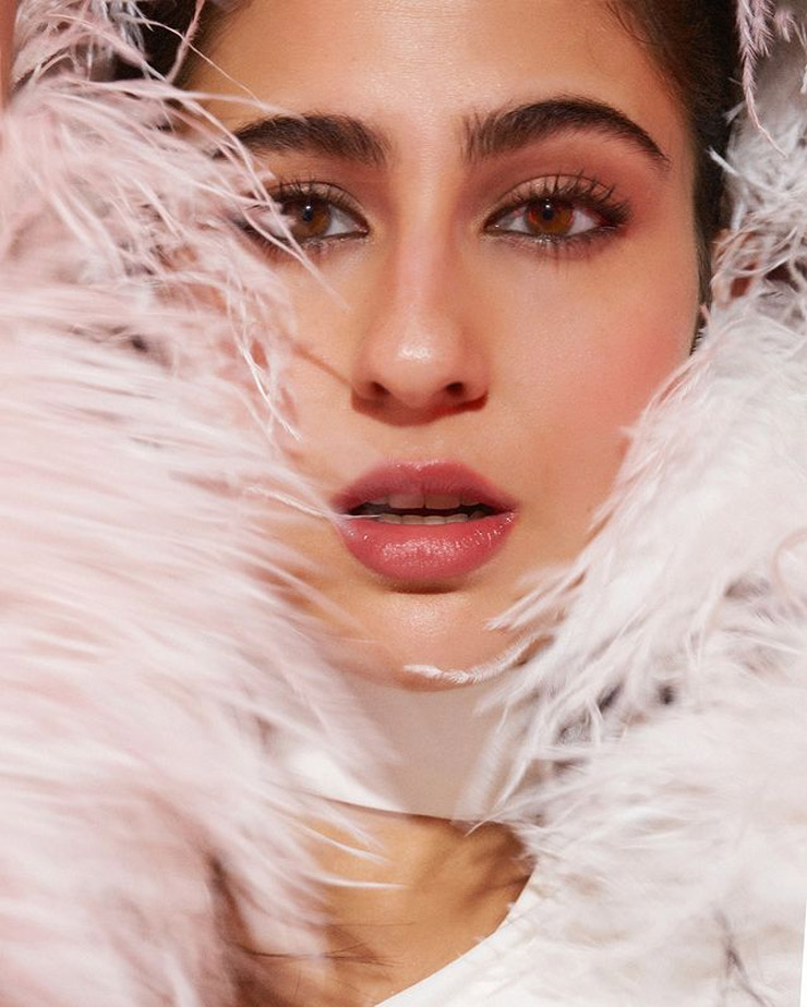 Peach colour lipstick shades