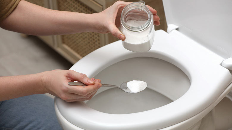 Removing yellow stains from toilet seat
