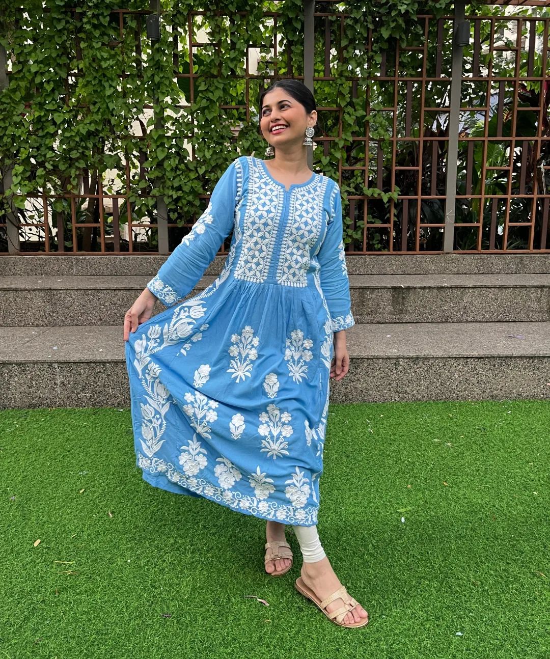 chikankari kurti for navratri look