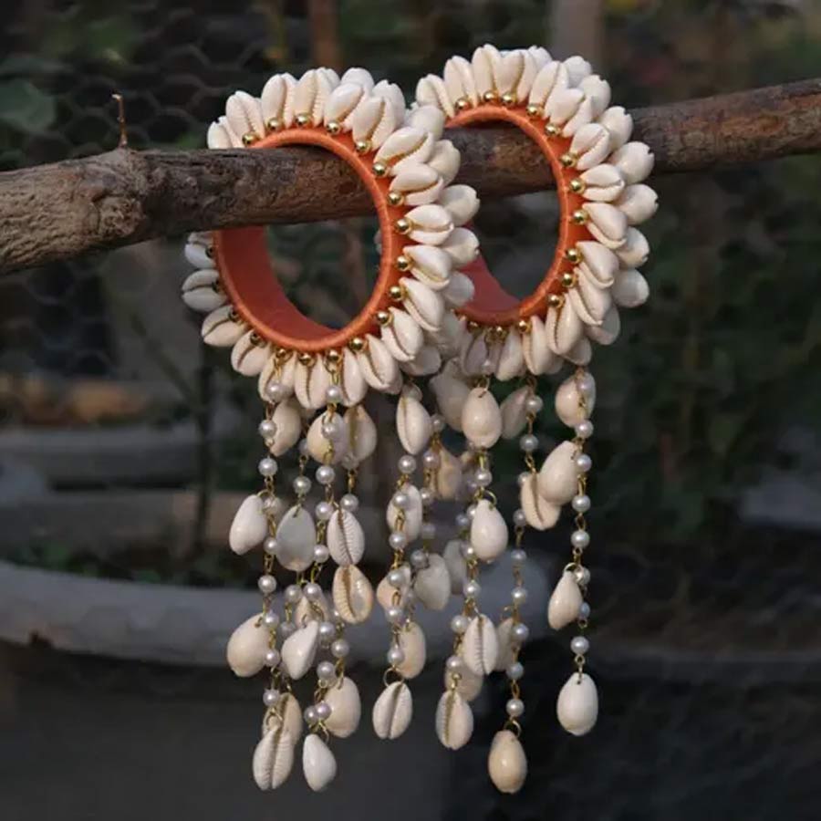 latkan shell bangles