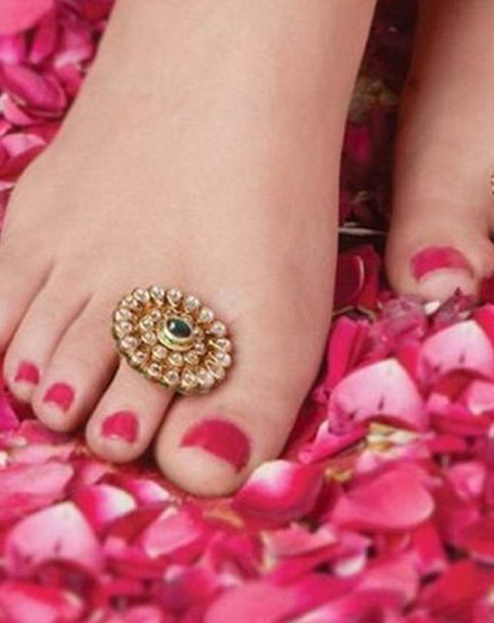 circle toe rings