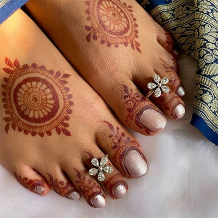 floral toe rings (2)