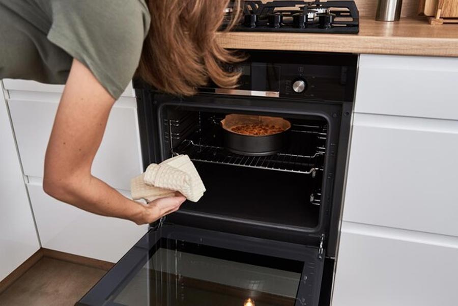 mistakes you are making while using your microwave (2)