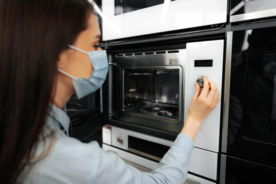 mistakes you are making while using your microwave