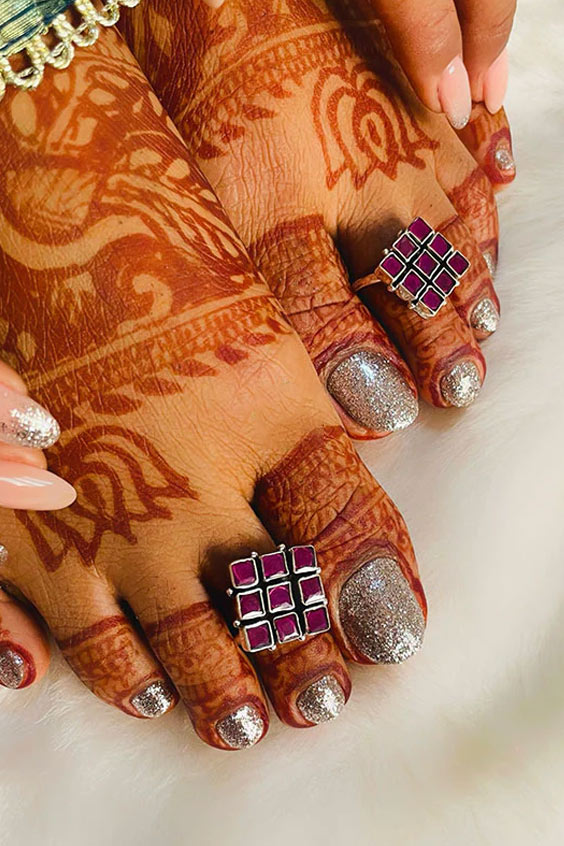 Box designs Toe ring