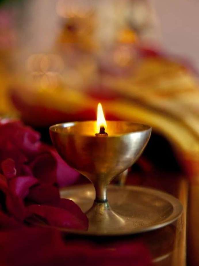 in-front-of-which-gods-should-a-round-wick-lamp-be-lit-1702888988