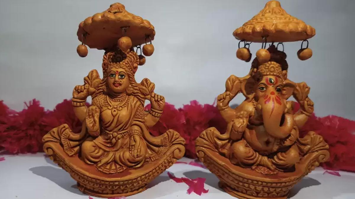 Can we keep Laxmi Ganesh idol at home