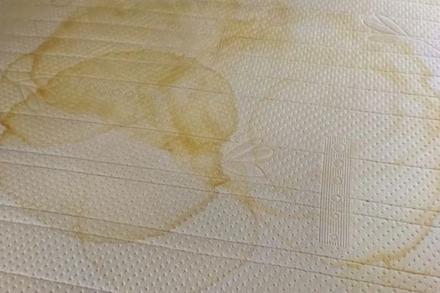 how to remove dirt stains from rajai gadda