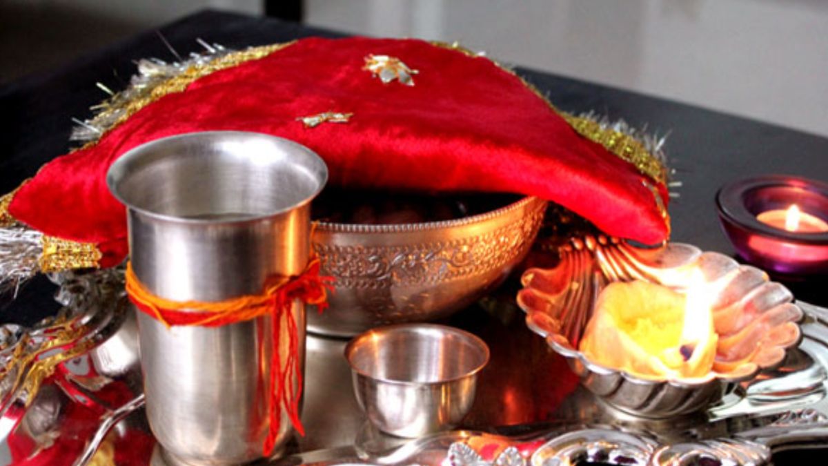 karwa chauth pr kitne diye jalane chahiye