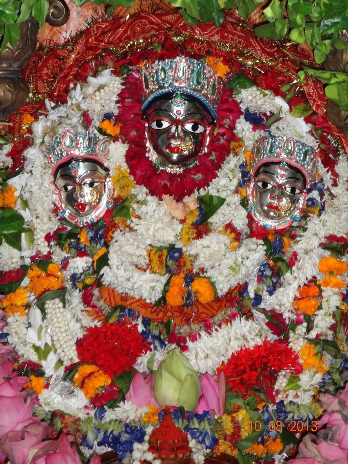 why lakshmi kund temple varanasi is so famous in hindi