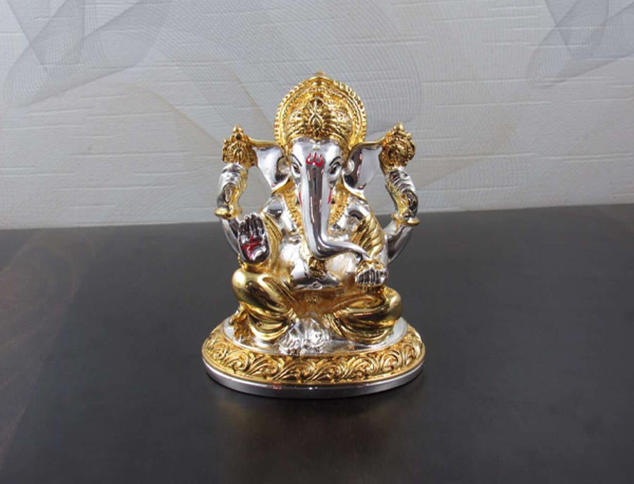 gifting of ganesha idol