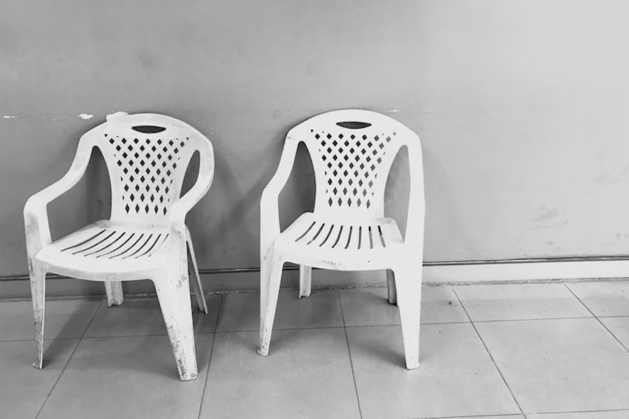 What is the best cleaner for white plastic