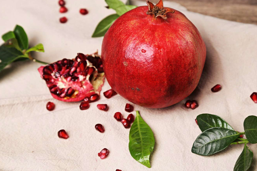 How to peel anar in hindi