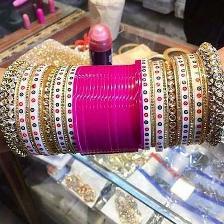 Pink colour chooda designs